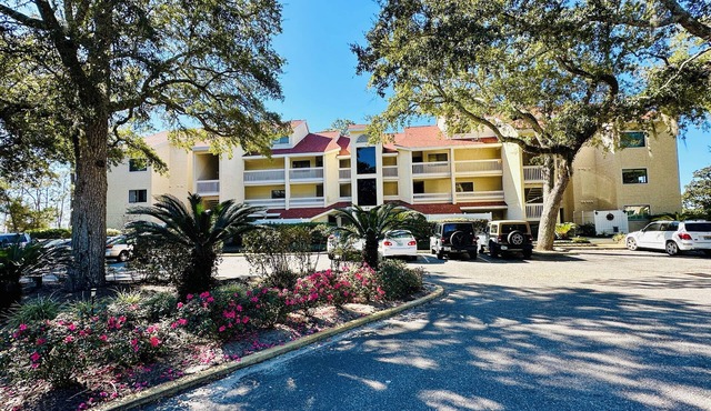 Bay-front Condo near Gulf - Elegant and Private Stay - Penthouse with Elevator in Niceville