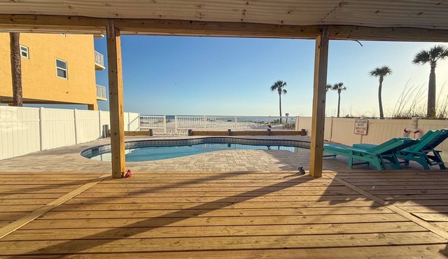 Beach Front House Private Pool 1940 Retro 4 Bedroom 2 Bath & More Gulf-Blvd in Madeira Beach