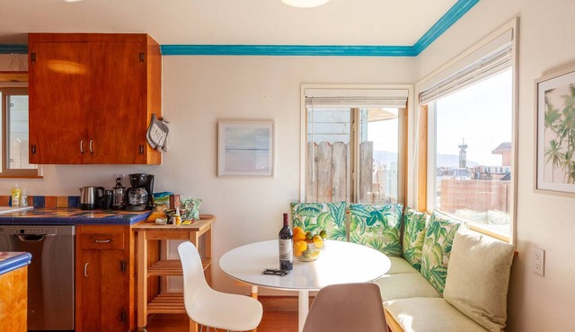 Beachfront Ocean Views 20 mins to SF! (Neptune 1) in Pacifica