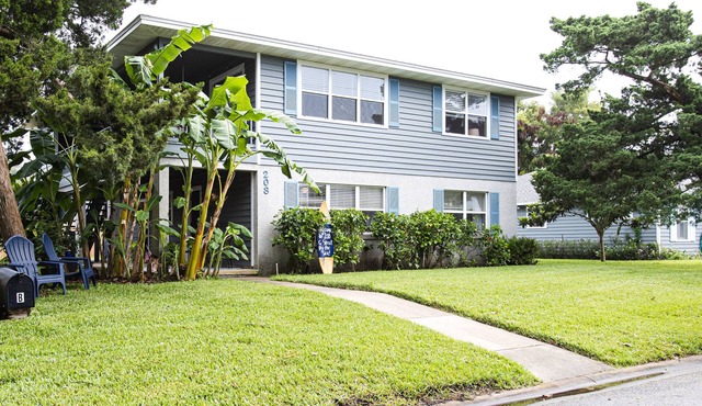 Beachy Getaway–Cozy, Clean & Equipped w/All Essentials! Relax, Enjoy & Refresh! in St. Augustine Beach