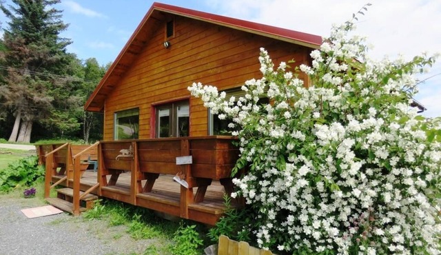 Bear Canyon Cottages - Garden House in Homer