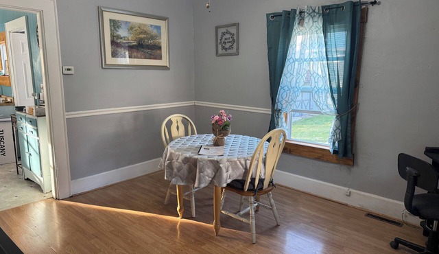 Charming 3 Bedroom house with plenty of space. in Barnesville