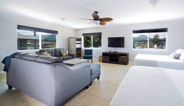 Charming Loft in peaceful Kailua with WiFi, AC, and Mountain views. in Kailua