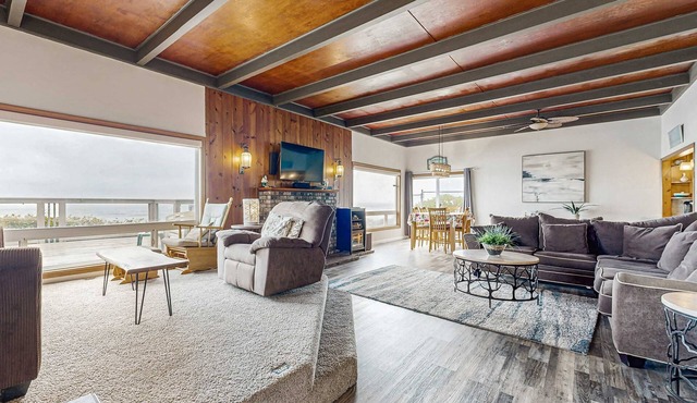Charming Oceanfront Two Story Home Private Hot Tub Deck Gas Grill and Views in Gleneden Beach