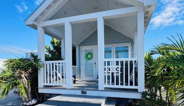 Charming Tiny Home in Key Largo - Your Private Tropical Oasis Awaits in Key Largo