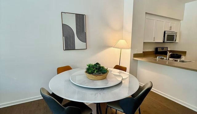 Chic Studio Near Luxury Irvine Community in Tustin