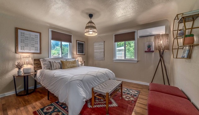 Cozy Boho Bungalow in Eugene! in Eugene
