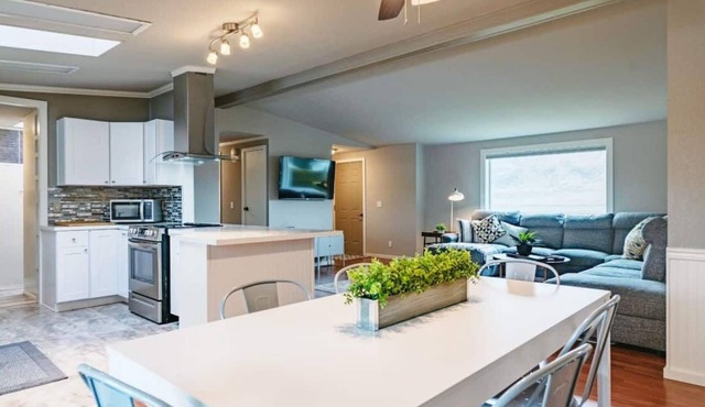 Cozy Cottage-breathtaking views w/hot tub in Mattawa