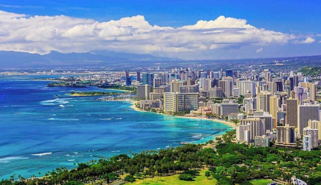 Diamond Head Views & a Short Stroll to Waikiki in Honolulu