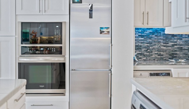 DIRECT OCEANFRONT LUXURY ON THE SOUTH SIDE! ROMANTIC AND PEACEFUL!