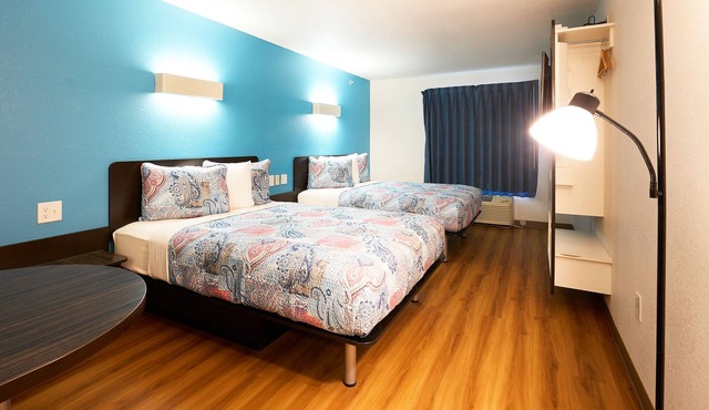 Emblaze Hotel in Three Rivers