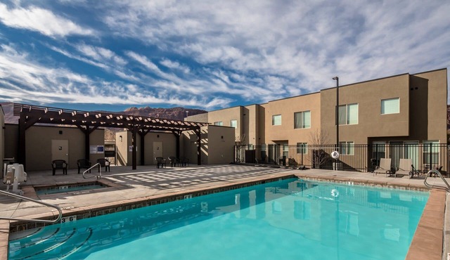 Entrada at Moab 590 | Townies | Pool/Spa | Garage | Same Day Booking in Moab
