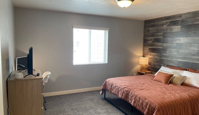Family oriented unit, Minutes from UVU, BYU & Silicon Slopes. in Vineyard