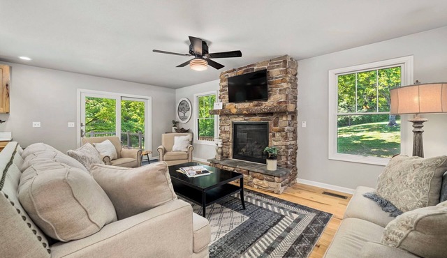 Fireplace + Fire Pit + Shaded Deck in Simpson