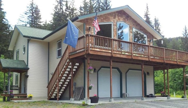 Glacier Creek Lodging in Seward