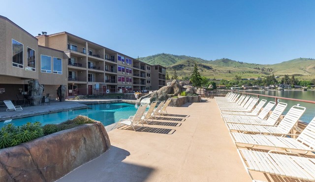 Grandview 710 Waterfront King with River View in Chelan