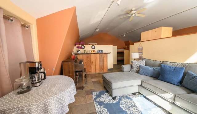 Group Bunkhouse | Sleeps 12 | Mountain Views in Palomar Mountain