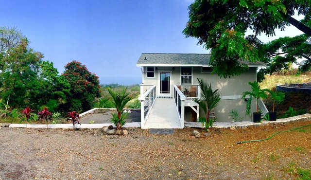 "Hale Maluhia" - Cottage with expansive ocean views in central Kailua Kona. in Kailua-Kona