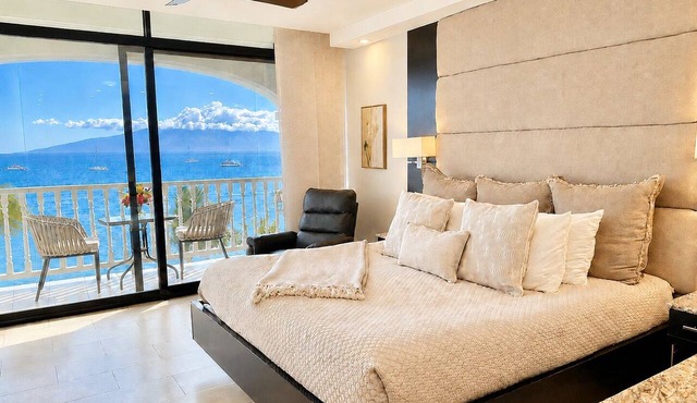 High End Ocean and Beach Front studio - Lahaina Shores 623
