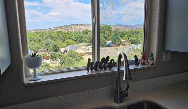 Hill Top-Beautiful Mountain views next to Clear Creek, River, Sedona, & more! in Camp Verde