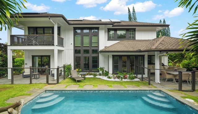 House with AC, Theater Room, Pool, Built in speakers in Princeville