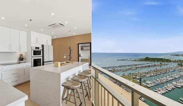Ilikai 4BR for 12 - Ocean and Marina Views! in Honolulu