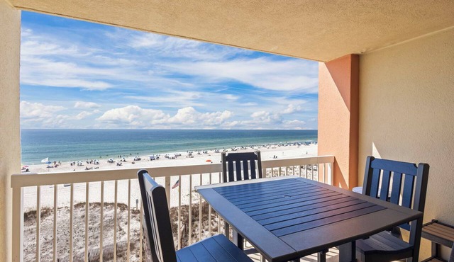 Incredible Ocean Front Views, Indoor/Outdoor Pool, Hot Tub, Fully Stocked, 4 TVs in Orange Beach