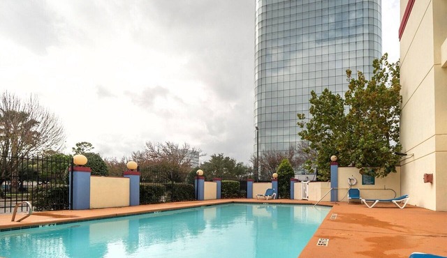 King Bed Accessible Non-Smoking in Houston