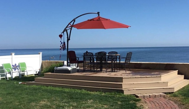 Lakeside home with a view of Cedar Point - 4 Bedrooms 2 full Baths in Huron