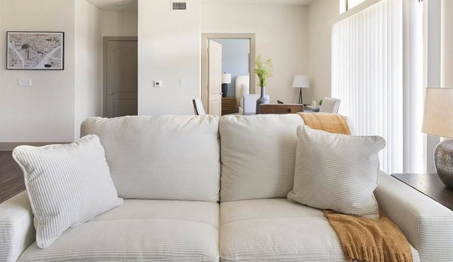 Landing | Incredible 2BD, Gym, Clubhouse in Houston