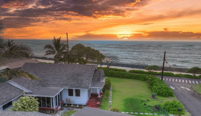 Large family beach home; ask about special Fall rates. Sleeps 7! TVNC #4247