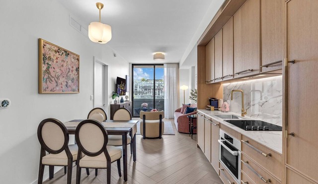 Large Group 8 Guests | 2 Units on 5th Floor in Miami