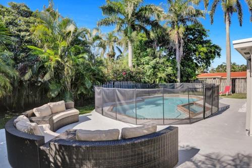 Lighthouse Point Oasis w Pool and Hot Tub Near Beach in Lighthouse Point