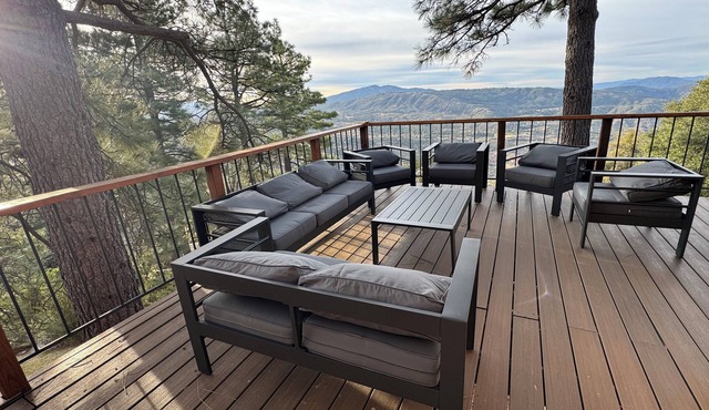 Lookout Lodge: Mountain Moments to Remember in Idyllwild-Pine Cove