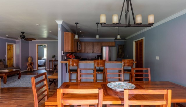 Lovely, Spacious Villa with HotTub, Outdoor Dining, Fire Pit in Volcano