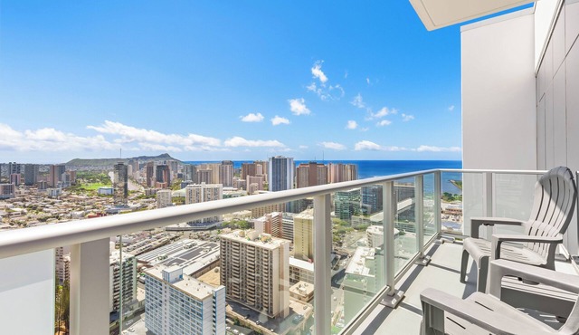 Luxury 1-Bedroom Penthouse Overlooking Diamond Head in Honolulu