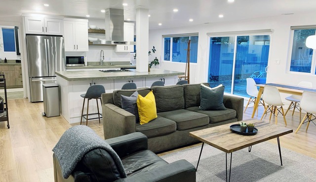 Modern 2 BR, Spacious Guesthouse in Seward Park/Columbia City Next to Lake WA in Seattle