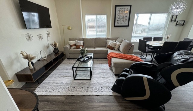 Modern 3 bedroom apartment with massage chair! Minutes to Hill Air Force Base! in Clearfield