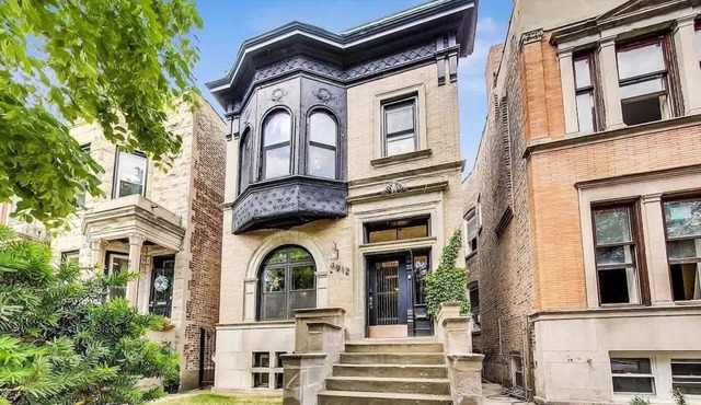 Modern Historic Greystone - Near Lake - Free Prkg in Chicago