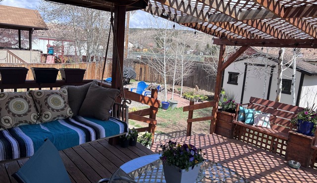 Mountain house with direct access to resorts! in Eagle