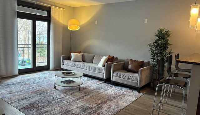 Multi Level Roof Top Loft - Mercedes Benz Stadium Views! Walk to FIFA + Parking in Atlanta