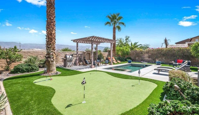 Oasis - Pool, FirePit, Putt-Putt, Coachella in Indio