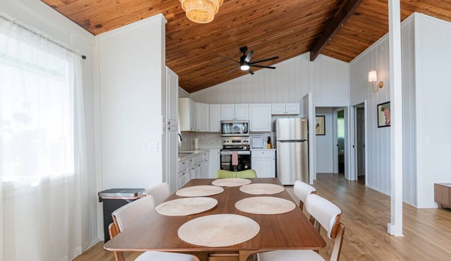 Ocean View Retreat Relax on Private Patio in Kailua-Kona