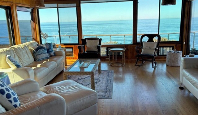 Oceanfront Home, Stone Steps Beach Access, Jacuzzi on Oceanfront Deck in Encinitas