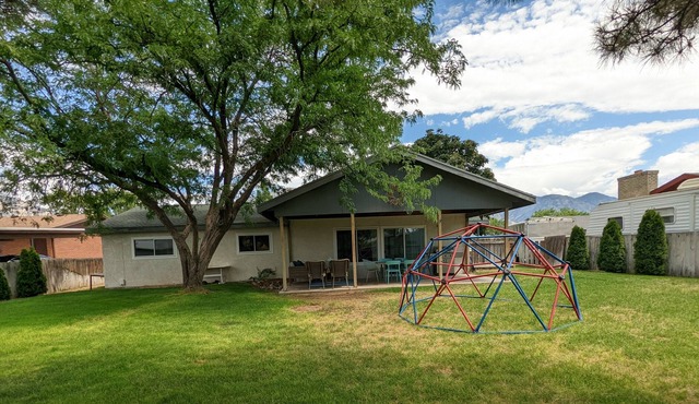 One Level convenient cozy Older home. Family friendly. Close to everything! in Orem