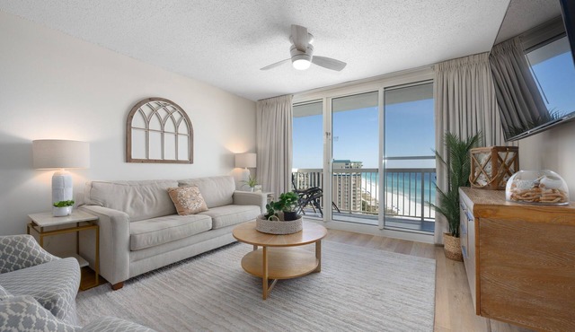 Penthouse at Pelican Beach Resort 2 bedroom 2Bath Stunning Gulf Views in Destin