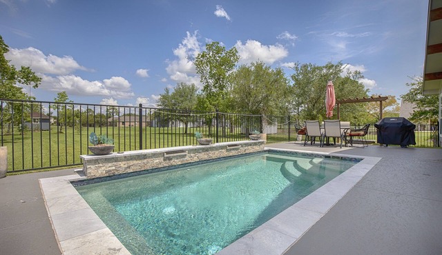 Pepe's Place - Heated Spa Pool, close to Galveston Island & Houston in Dickinson