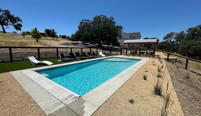 Pool + Oak Trail Hiking + Lawn Games | 10 Min to Paso Robles | Graceful Oaks in Paso Robles