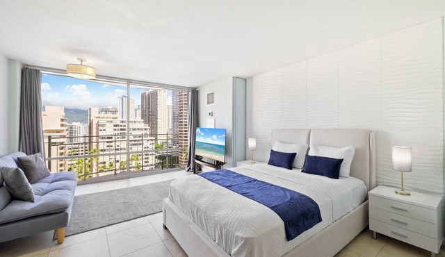 Prime Waikiki Stay – Steps to the Beach & Dining! in Honolulu