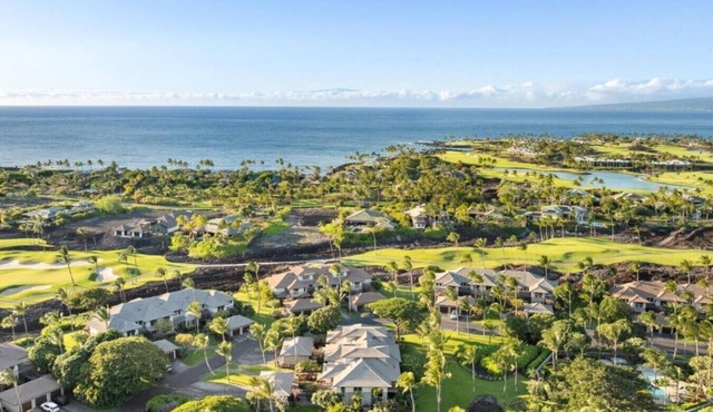 Private Mauna Lani Golf Villa Beach Club Access, Bikes, Pool & Lanai BBQ in Waimea